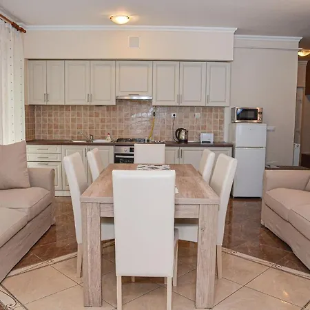 Ottó Apartamento