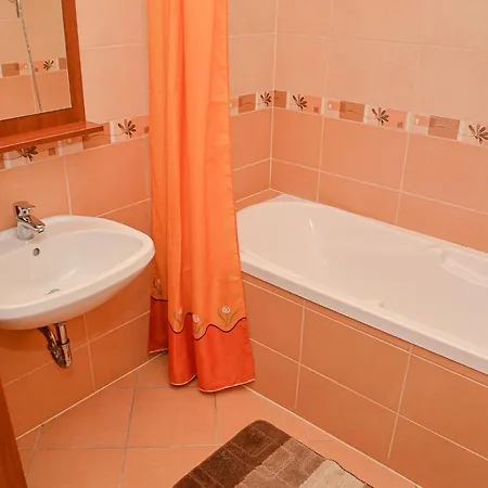 Ottó Apartamento *