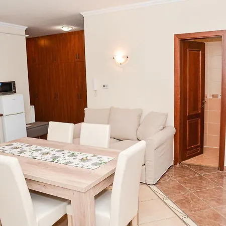Ottó Apartamento