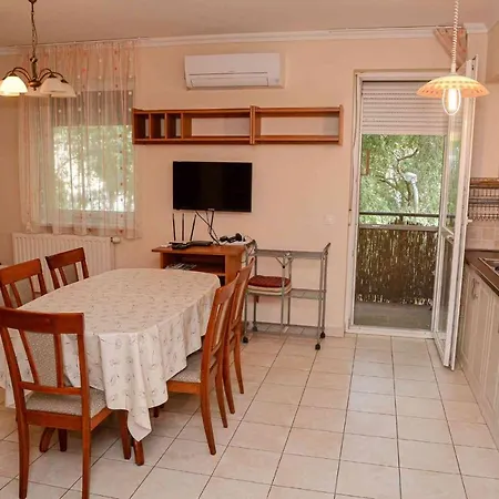 Ottó Apartamento