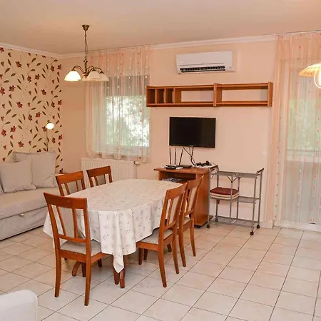 Ottó Apartamento