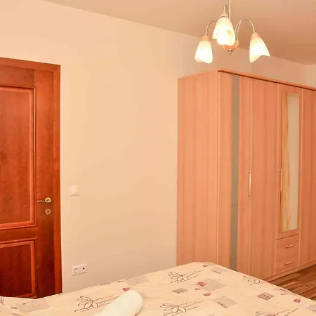 Ottó Apartamento *